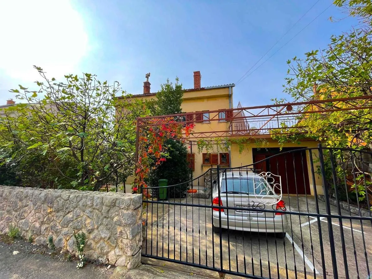 Apartment In Dramalj 43212