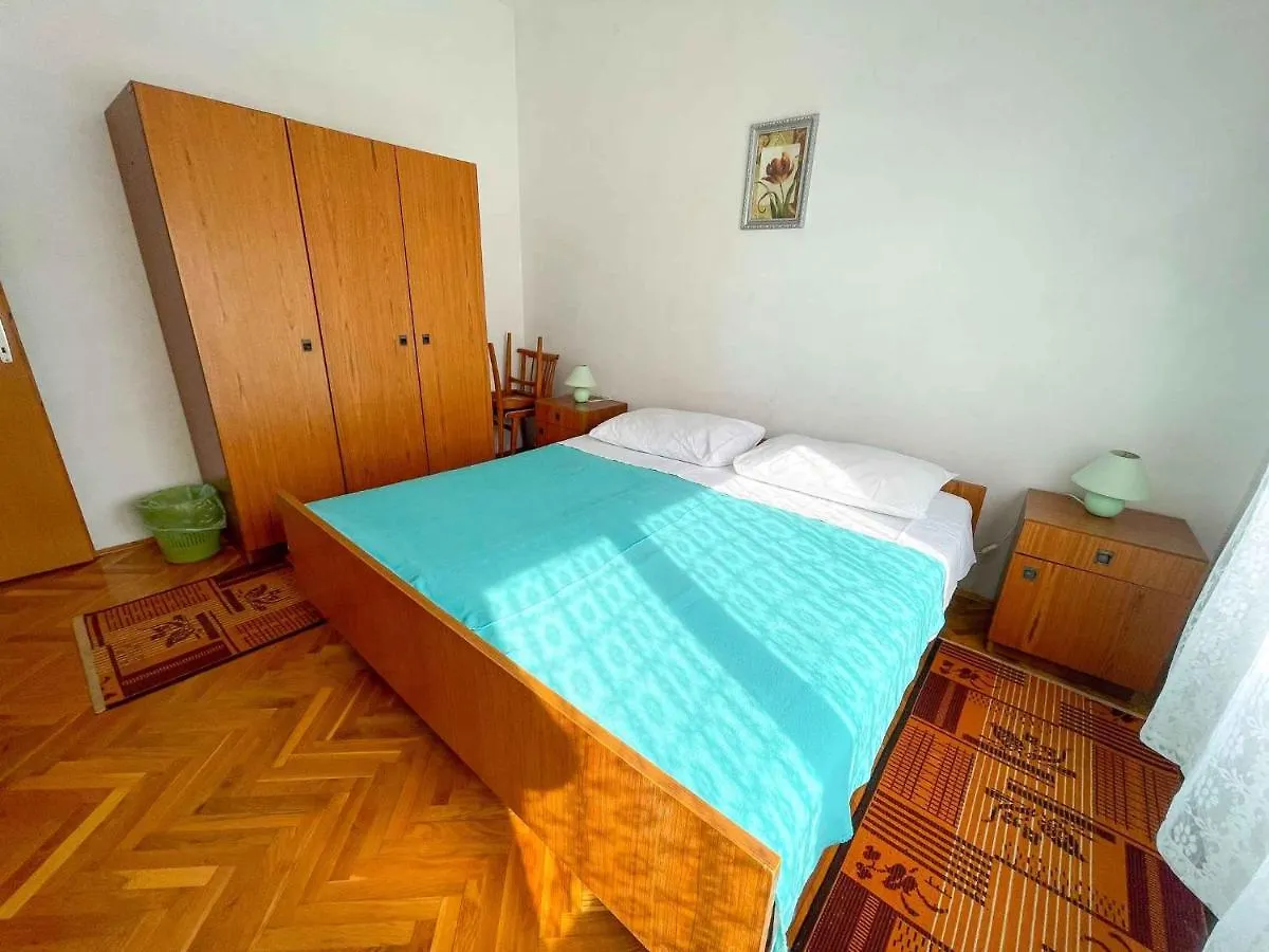 Apartment In Dramalj 43212